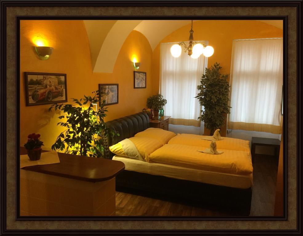 Centrum Tiffany Pension Domazlice Ngoại thất bức ảnh